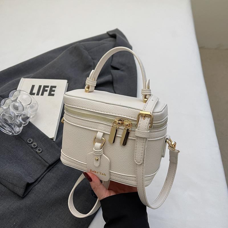 High-end Niche Bag Women's Spring and Summer 2025 New Versatile Fashion Messenger Bag Korean Version Casual Mini Bucket Bag