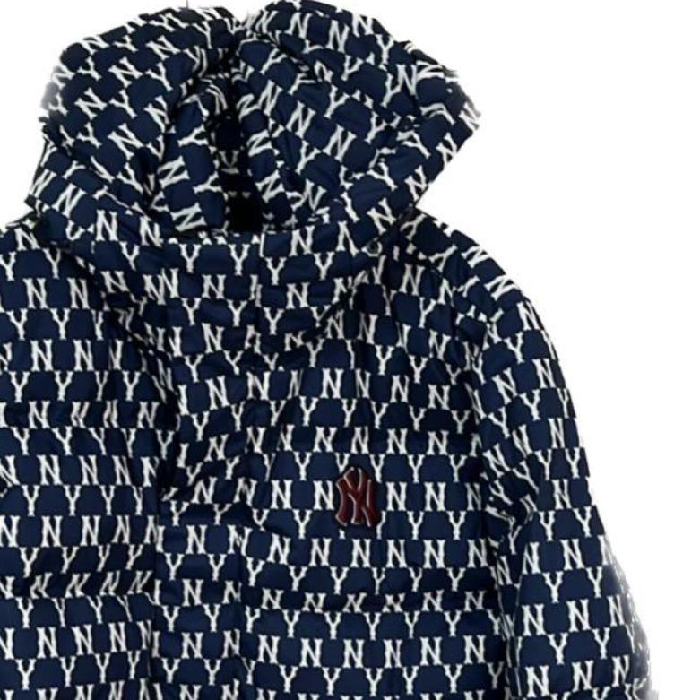 MLB New York Yankees All Over Logo Kapuzen-Langarm-Daunenjacke Kurzer Stil Unisex Jacken Marineblau 31DJM2961-50N