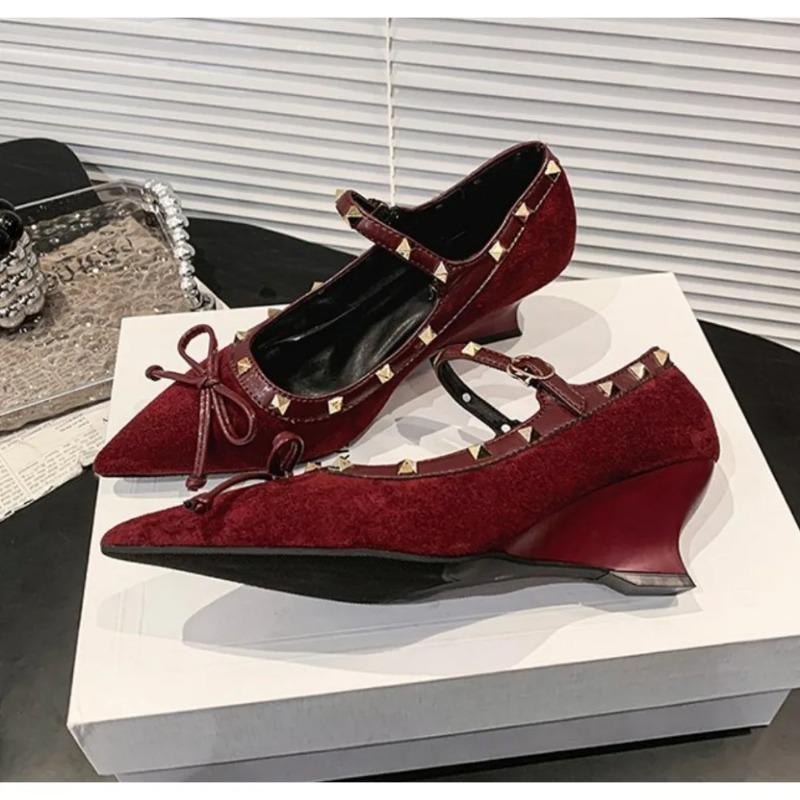 Retro Designer Red Bowknot Heel Women Shoes Pointed Toe Rivet Pumps Stripper Party Fotwear Female Wedges Mary Jane Shoes