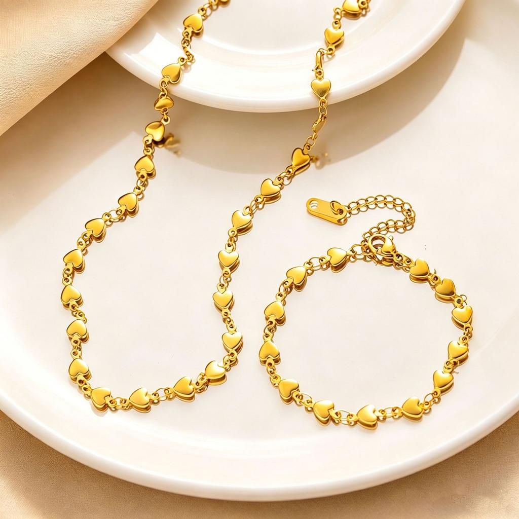 European and American stainless steel plating18K Gold Heart-Shaped Necklace for Women, Fashionable Sweet Love Bracelet, Light Luxury Set