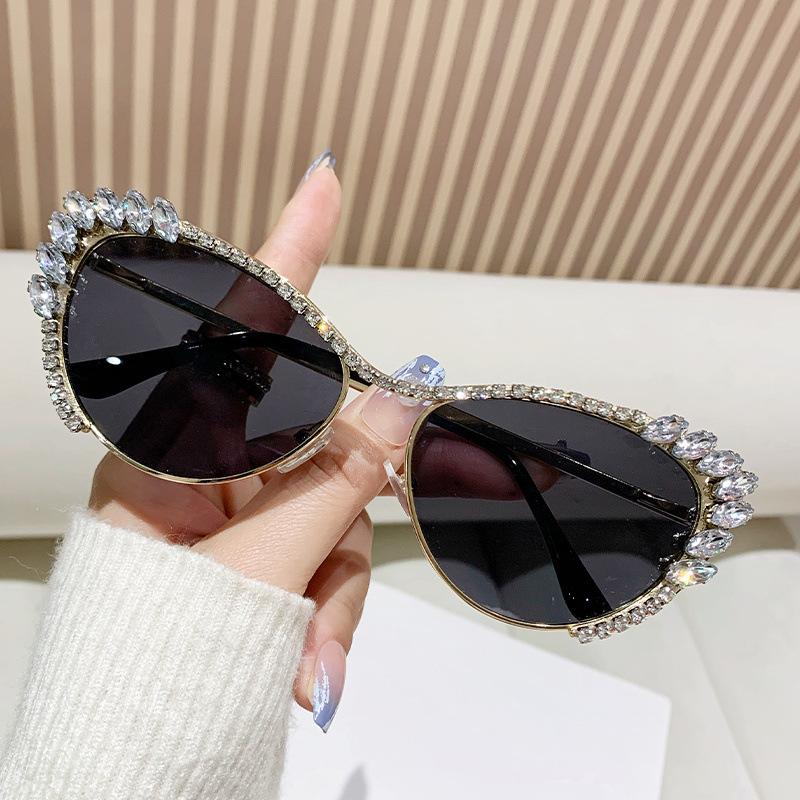 Popular  Vintage Diamond Cat Eye Sunglasses Women For Female Metal Sun Glasses Punk Luxury Brand Designer Pink Crystal Shades