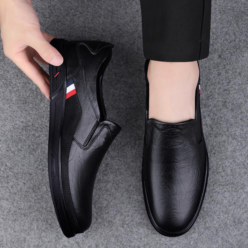 Fashion Handmade Slip on Loafers Elegantes Moccasins Breathable Male Driving Shoes Formal Dress Wedding Shoes Mens Genuine Leather Shoes