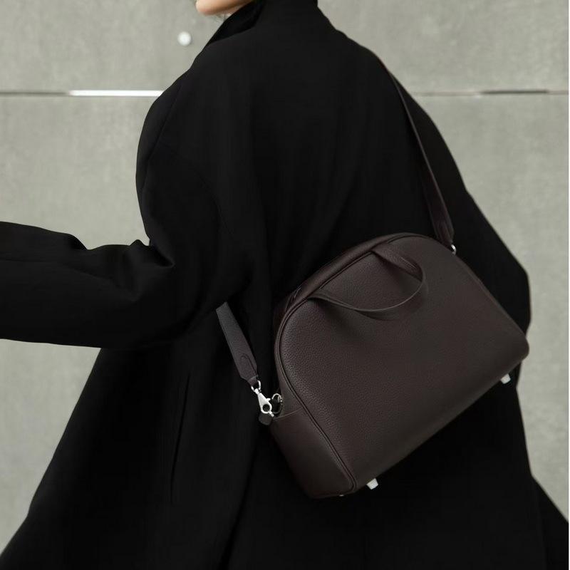 2026 New Genuine Leather Women's Bag Top Layer Cowhide Bowling Ball Large Capacity Commuting Boston Casual Single Shoulder