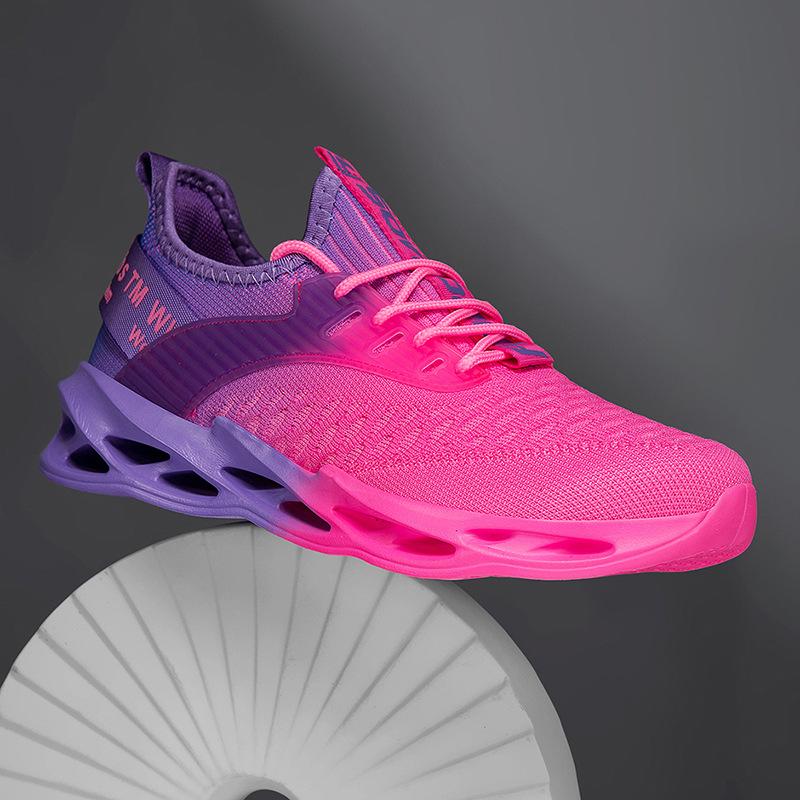 Large size flying flag mesh outdoor sports casual shoes lightweight soft sole non-slip travel running shoes