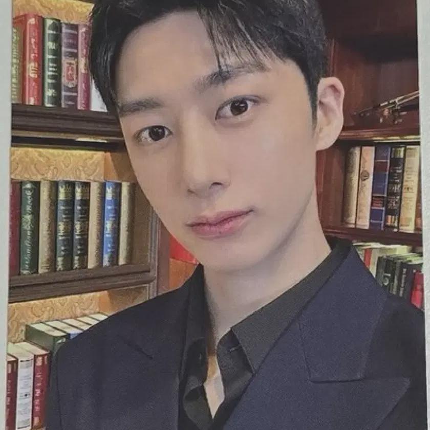 

Monsta X Фотокарточка с мероприятия, посвященного 10-летию Хёнвона