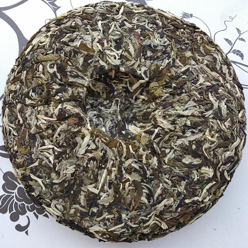 Ciastko z białej herbaty Fuding 300g Król Piwonii Premium Chińska Wysokogórska