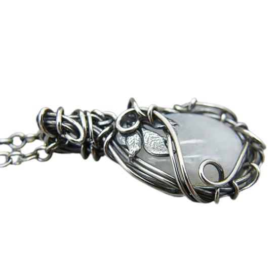 Women Necklace High Quality Vintage Silver Color Moonstones Lady Pendant for Prom