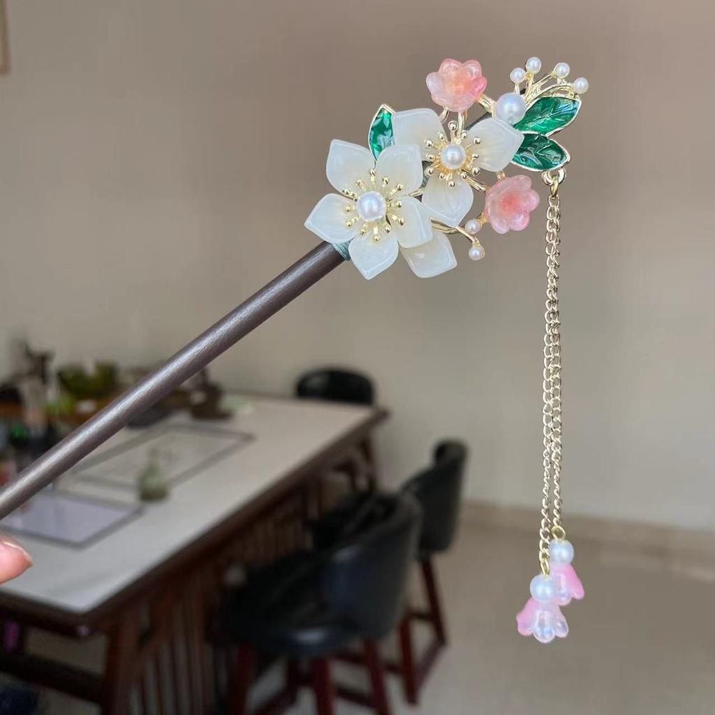 Luxury Flower Tassel Hairpin For Women Handmade Wooden Floral Hair Stick Hanfu Hair Accessories Vintage Elegant Girls Hairpins