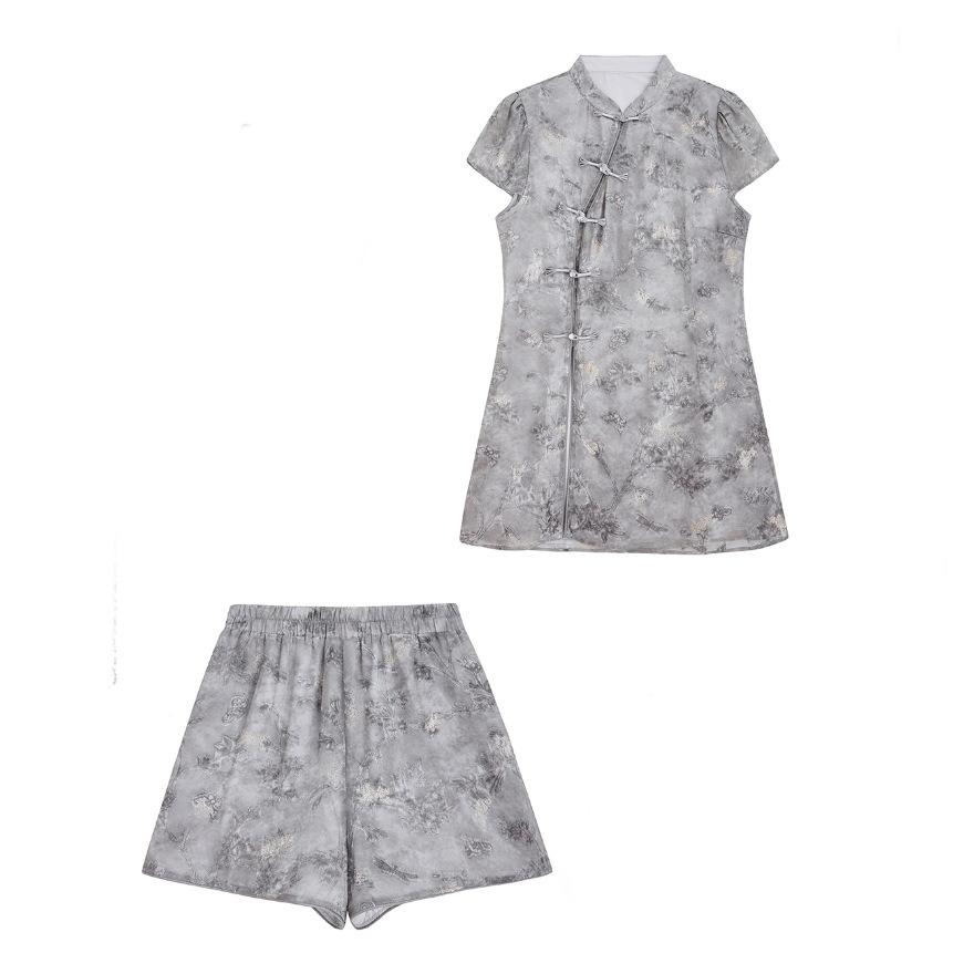 Suit Women's  New Fashion and Thin Jacquard Short-sleeved Top and Shorts Two-piece Trendy Set