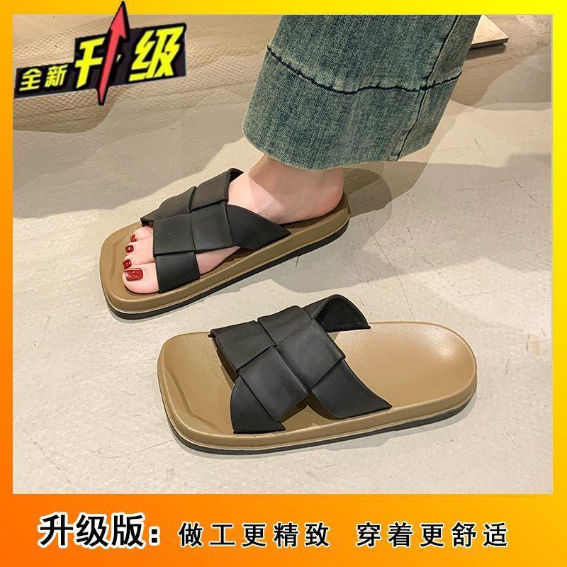 Fashion trend wear-resistant and comfortable one-word slippers new summer wear home versatile lightweight flat slippers