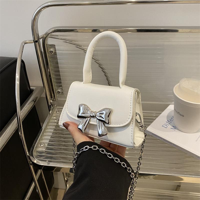 

Beautiful personality fashion season shoulder messenger bag new bag women s 2025 trend casual portable small square bag