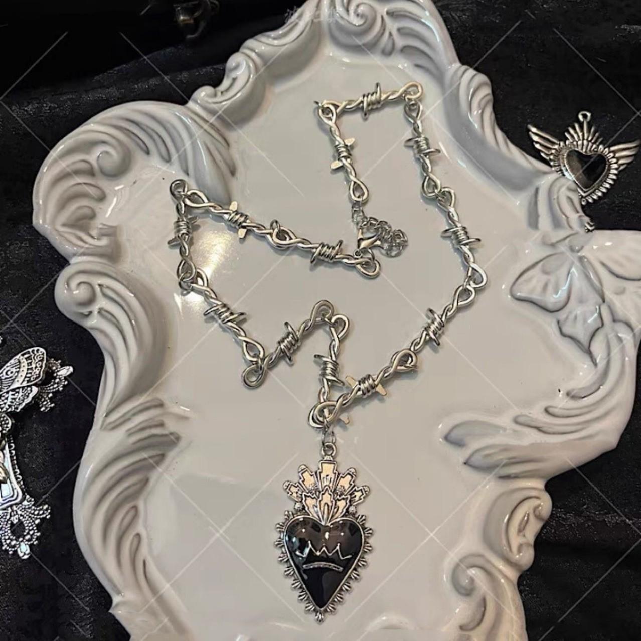 Y2K Thorn Heart Gothic Punk Rock Pendant Necklace