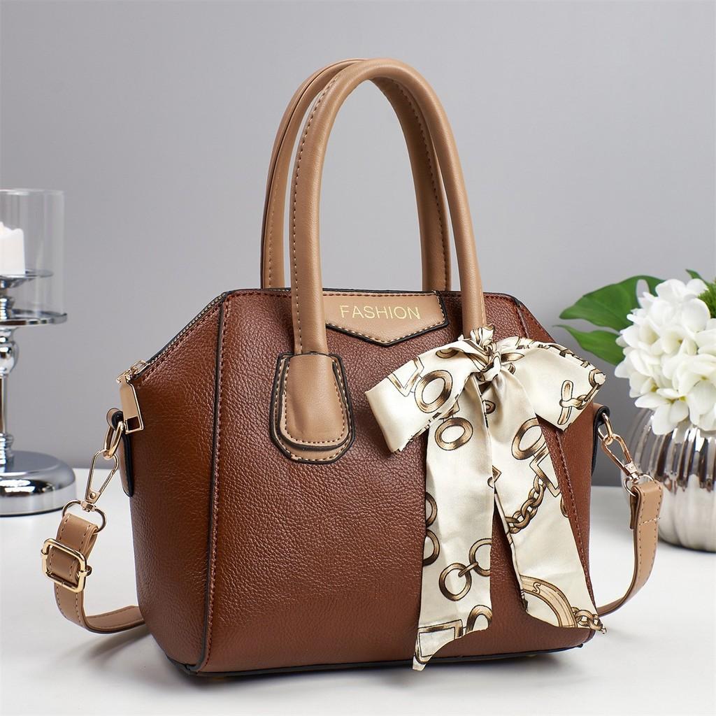Pu Material Large Capacity Shell Shape Shoulder Bag For Daily Use Women
