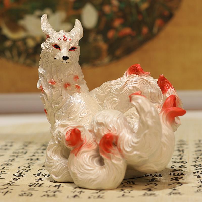 Nine Tailed Foxes Ornament Hand-Painted Resin Craft Ornament Lucky Feng Shui Decor in Buddhist Temples Chinese Living Room Decor