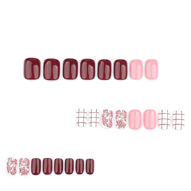 24 Stück Kurze Quadratische Falsche Nägel Blumen Künstliche Nägel Glänzend Aufkleben Nägel Gestreiftes Gitter Aufdrücknägel für Frau