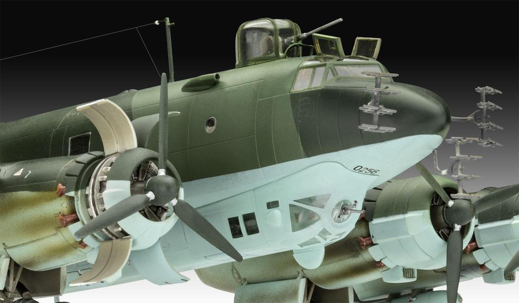Deutscher Revell Fw200 Condor Plastikmodellbausatz 03777 1/72 Focke-Wulf C-5/C-8 (Flugzeug)
