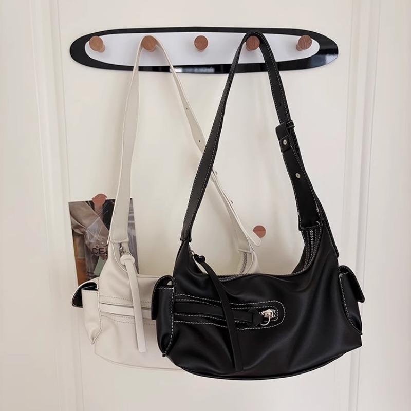 A Cool and Stylish Motorcycle Underarm Bag with A Single Shoulder and A Retro Hand-held Small Bag