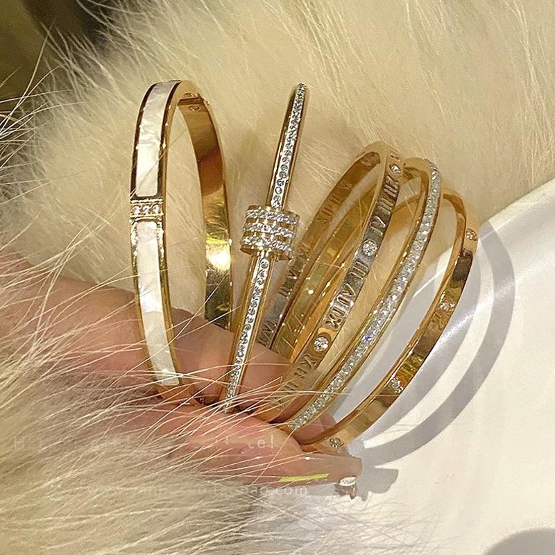 Fashionable Zircon For Diamond-inlaid Nail Bracelets Suitable For Women To Wear And Wear During Summer Travel