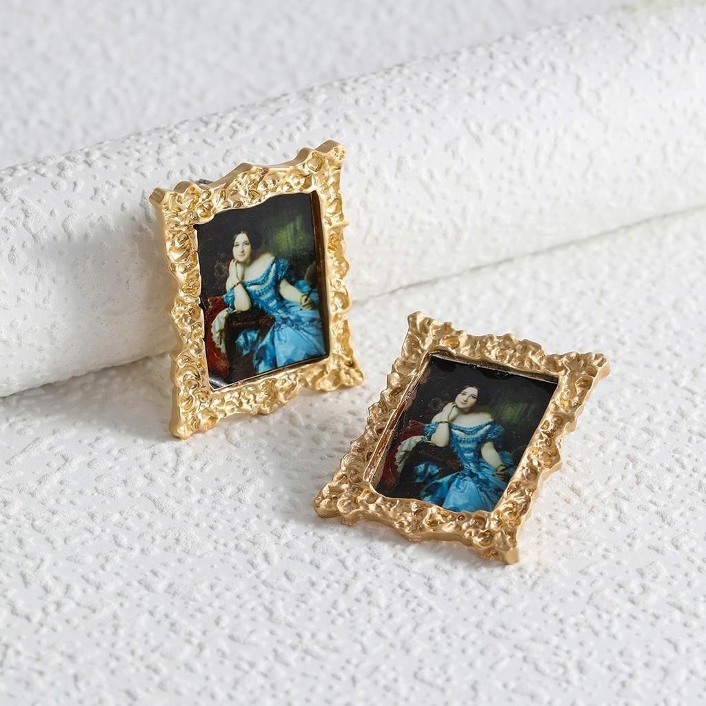 Artistic Portrait Mona Lisa Earrings Geometric Design For Women Fashionable
