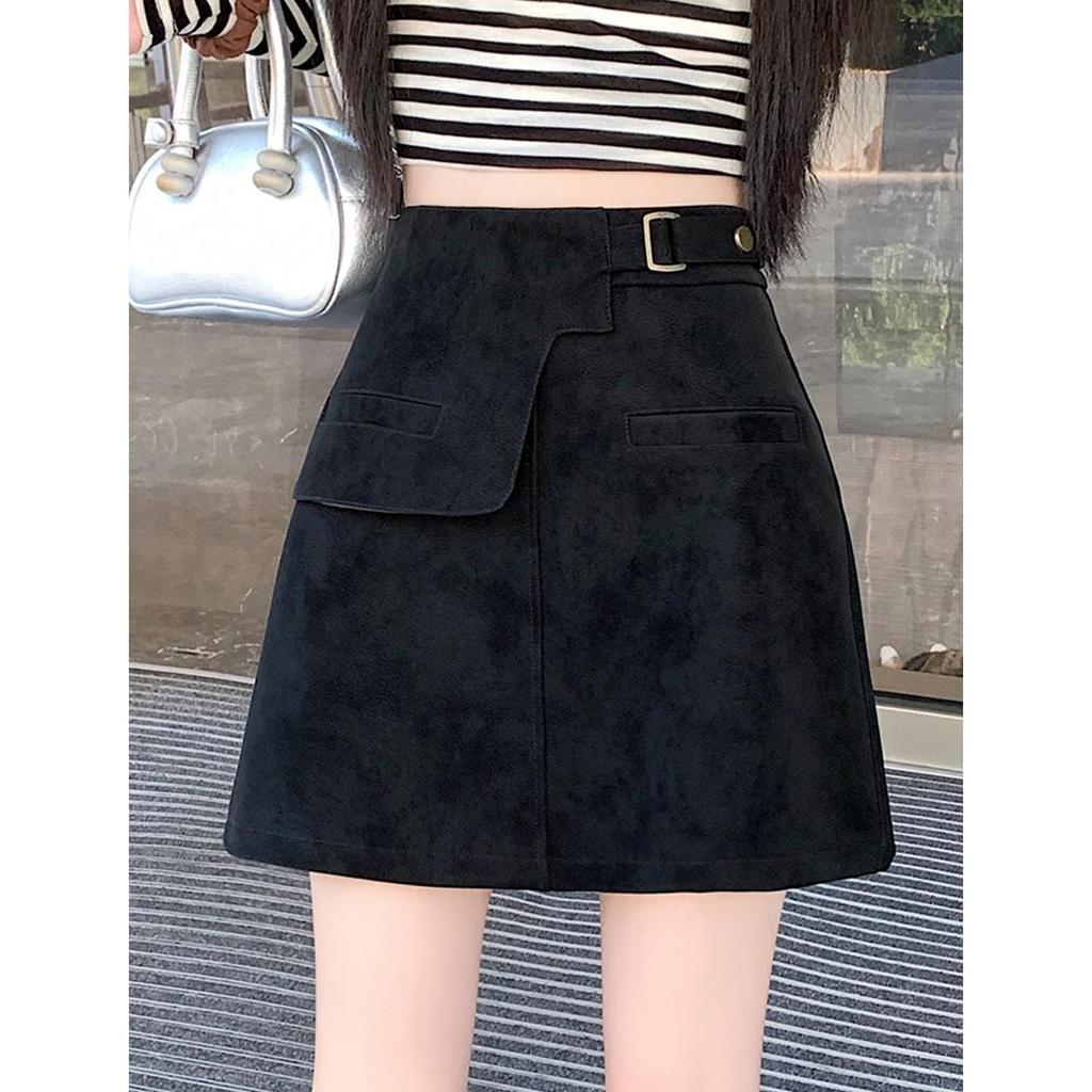 European Style Black Suede Plush Plus Size PU Leather Short Skirt for Women - Slimming, Hip-Hugging Spring/Autumn Fashion.
