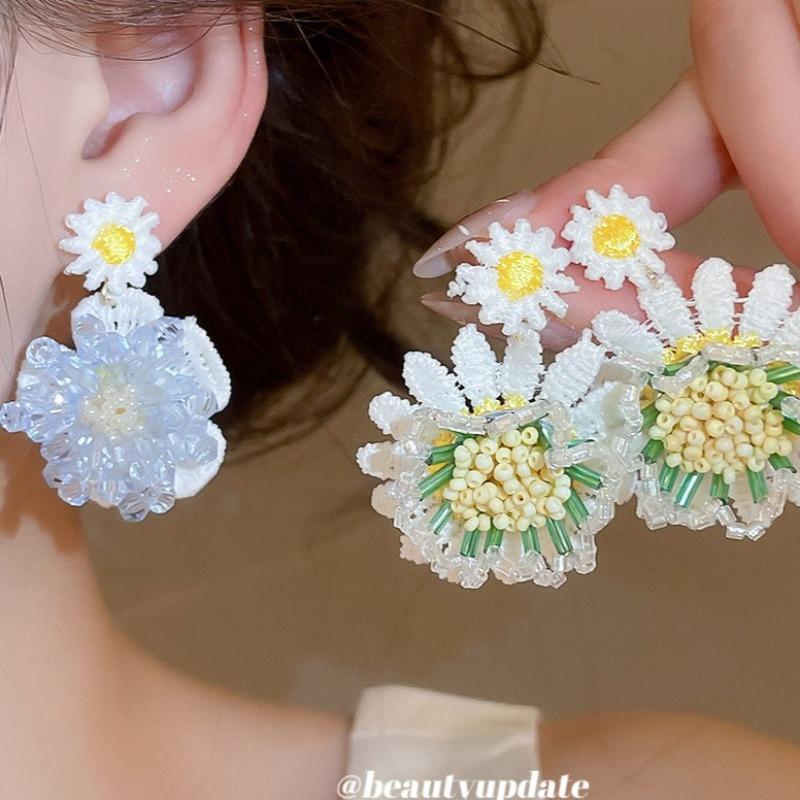 Silver Needle Summer Knitted Fabric Crystal Flower Pendant Earrings Sweet Vacation Style Earrings Niche High-end Earrings Women