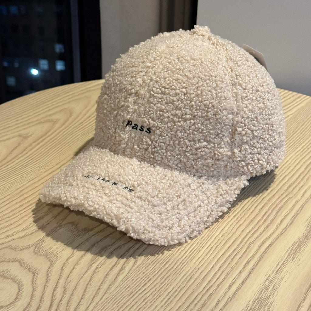 New Lamb Wool Hat for Women In Autumn and Winter Thickened Plush Peaked Cap Showing Face Small and Warm Japanese Style Big Head Baseball Cap