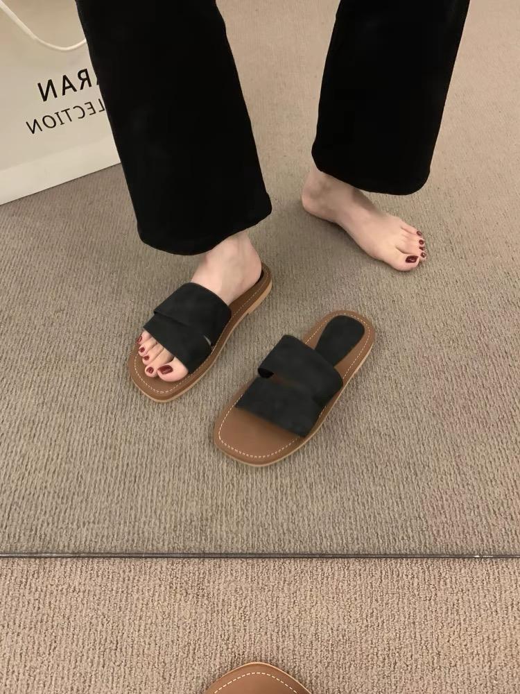 2025 New Summer Retro Square Toe Open Toed Flat Slippers for Women's Summer Dress Fairy Style Seaside Vacation Beach Sandals
