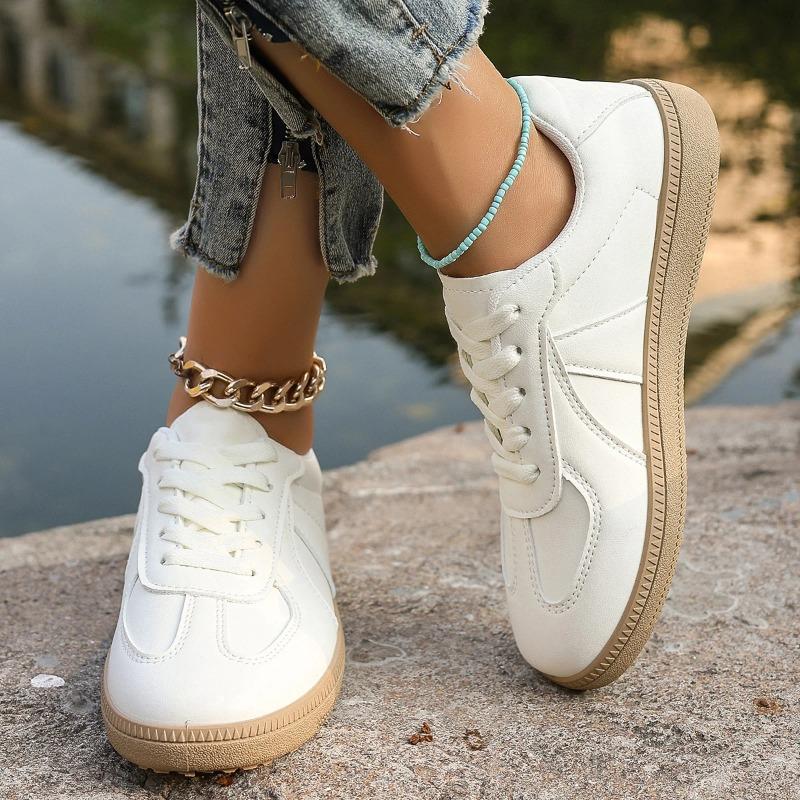 Women's White Sports Shoes Are Lightweight, Low Cut, Round Toe, and Suitable for All Seass As Women's Casual Shoes