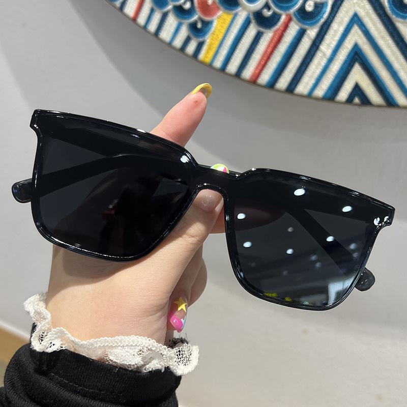 

New Classic Retro Men Sunglasses Summer Outdoor Uv Resistant Eyeglasses Fashion Women Sunshade Eyeglass Uv400 1PC