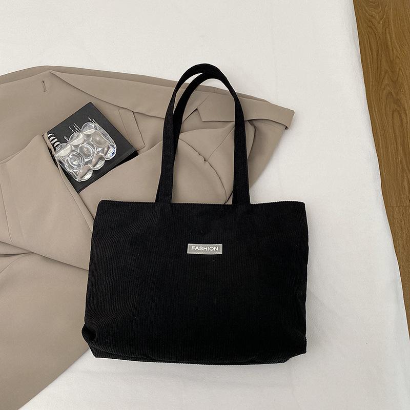 Повседневная вельветовая сумка большой вместимости женская 2025 новая корейская версия Харадзюку Мори студенческая литературная одноплечевая сумка-мессенджер чёрный