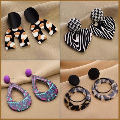 Hong Kong Style Retro High-end Love Earrings Fashion Simple Earrings Niche Versatile Fashion Earrings Women