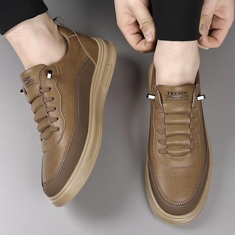 Mode Nouveaux Mocassins Homme Marque Baskets Homme Légères Homme Décontractées Respirantes Antidérapantes Chaussures de Skate Homme Cuir Chaussures de Marche Extérieures