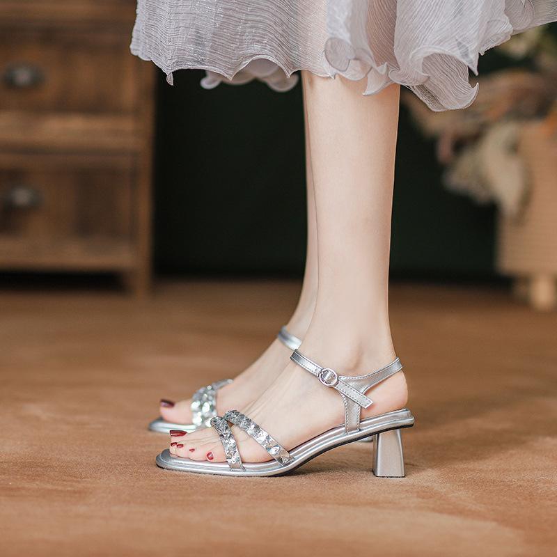 

High-end high-heeled thick-heeled sandals women s fashion versatile one-word with crystal rhinestone sandals 34 серебряный