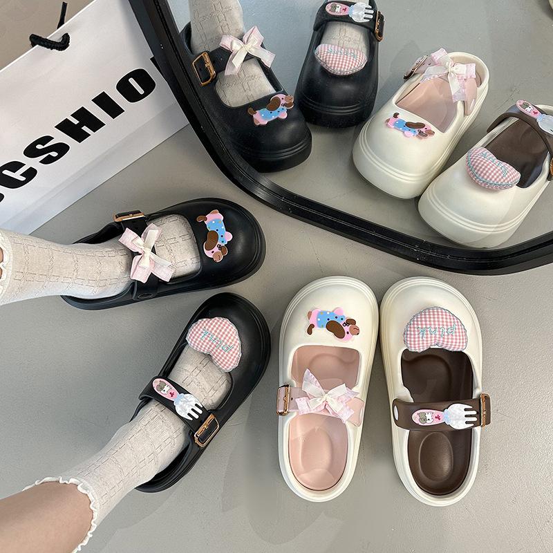 Urocze kreskówkowe szczeniaczki, kapcie z grubą podeszwą i zakrywające palce, do noszenia na zewnątrz, nowe popularne sandały na miękkiej podeszwie, antypoślizgowe, damskie, wiosna i lato 2025