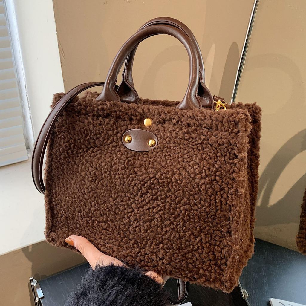 Portable Plush Bag Women's 2025 New Fashion Temperament Plush Bag Niche Versatile Commuter Shoulder Messenger Bag Tide