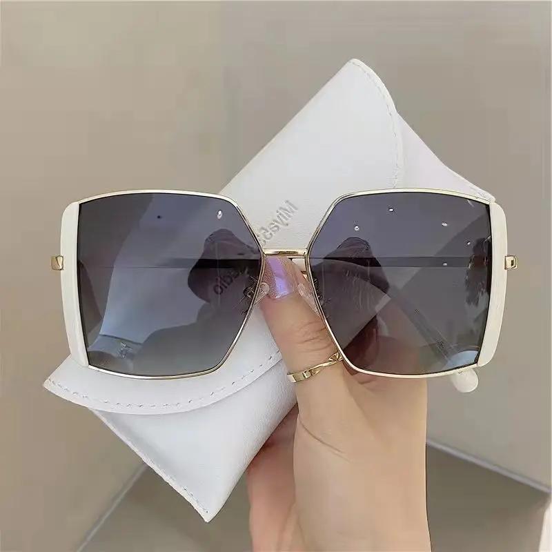 New Fashion Square Sunglasses Woman Brand Designer Metal Sun Glasses For Women Outdoor Driving Eyewear Uv400