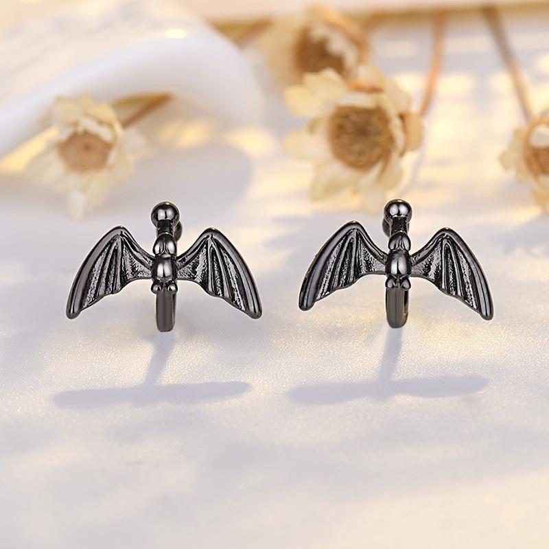 2026 Bat Ear Clips No Piercings for Women, Cool Dark Personality, Aloof Style Punk Handsome Earrings for Men, Bone Ear Clips