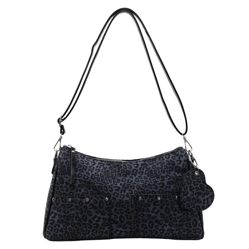

Leopard print underarm large-capacity bag women s new fashion niche design commuter shoulder messenger women s bag