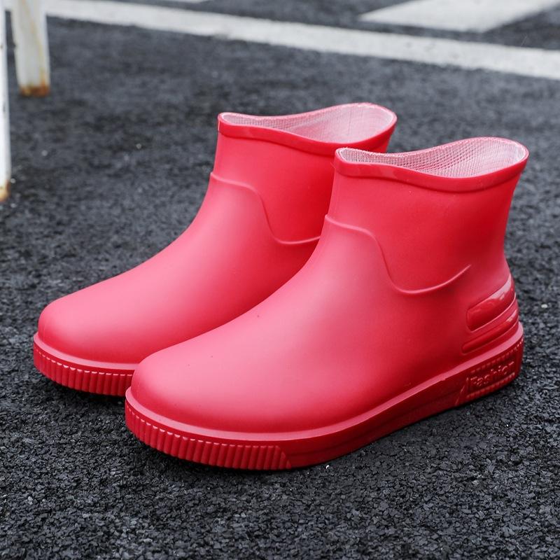 Ladies' Outdoor Fashionable Solid Color Short Tube Anti Slip Rain Shoes