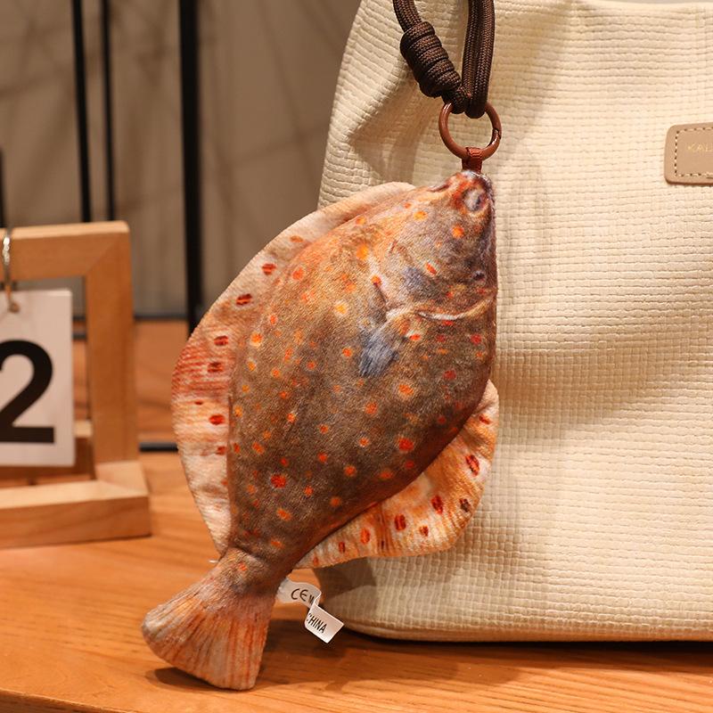 Belles Peluches Poisson Réalistes Mini Poupées Poisson à Suspendre Jolies Clés de Sacs Colorées Décor Cadeau Mignon et Drôle pour Enfants 20cm