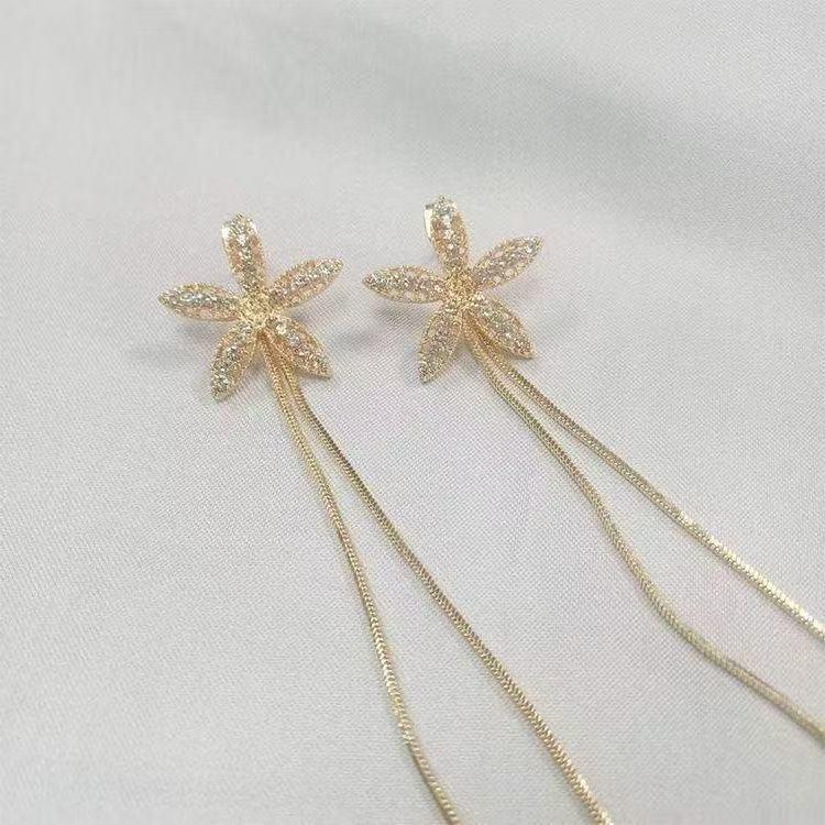 Elegant Gold Star Tassel Stud Earrings for Women - Personalized Long Tassel Design