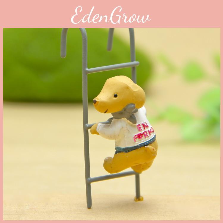 Niedliche Cartoon-Hundewelpen-Treppensteigerszene Modell Für Heimdekoration Und Geschenk