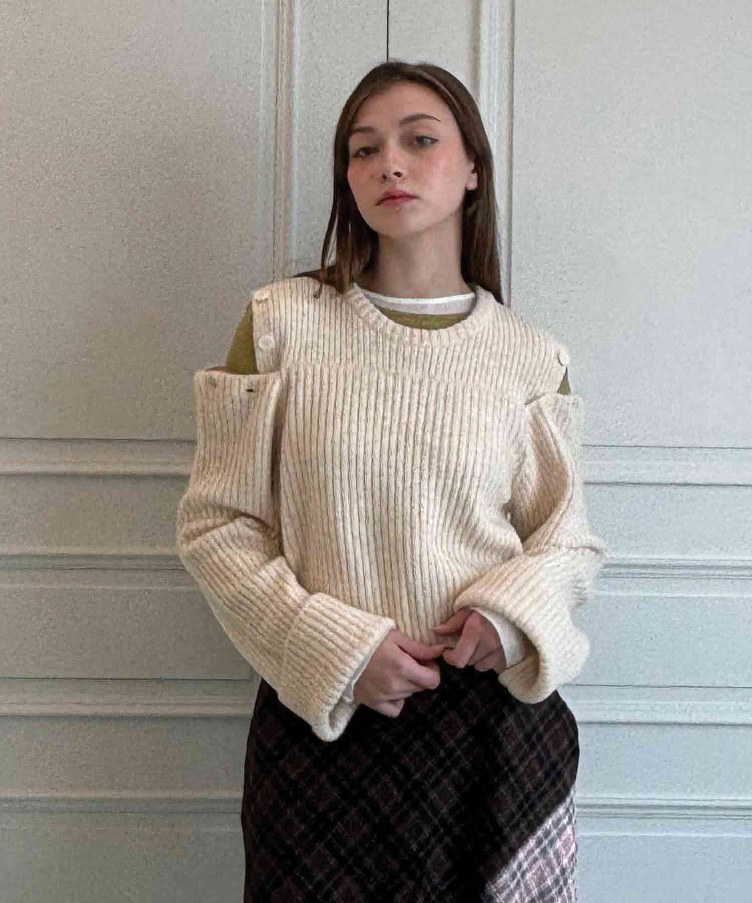 Delaidy Invincible Button Knit (Ivory)