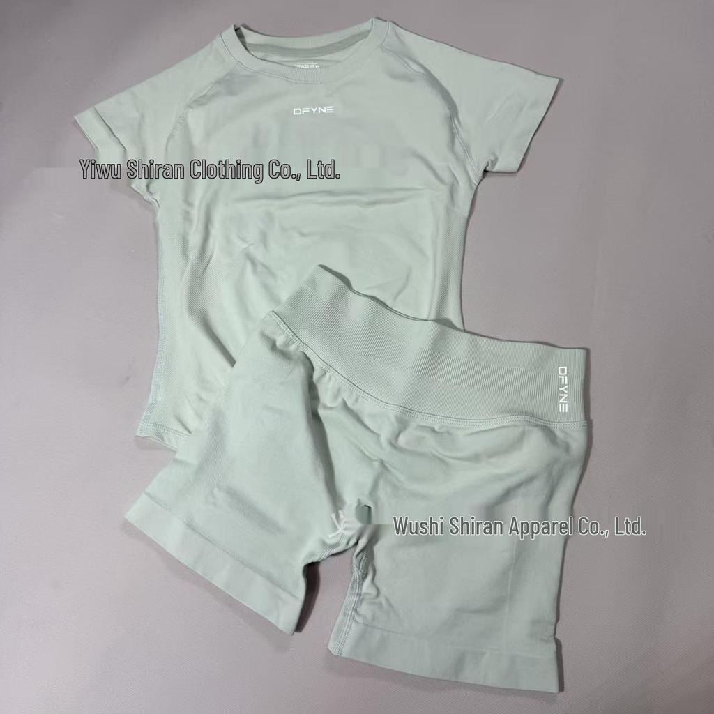 Damen nahtloses kurzärmeliges Sportset mit hoher Elastizität und atmungsaktivem schweißableitendem T-Shirt