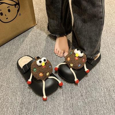 Filles cœur maison fond souple sac tête de traîne 2025 automne et hiver lait mignon grands yeux poupée biscuits pantoufles en coton vêtements d'hiver pour femmes