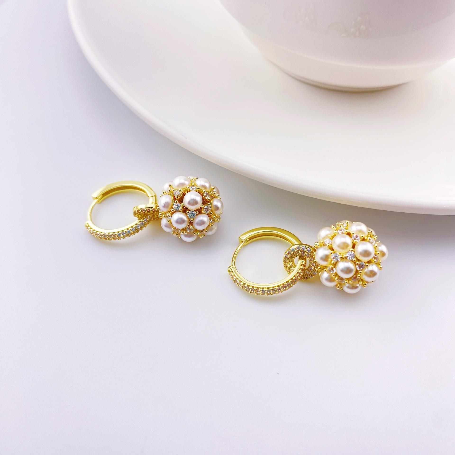 

Милый темпераментный жемчужный гортензия круглые серьги простые серьги микро-инкрустированные цирконием модные универсальные серьги