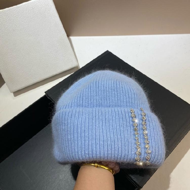 Rhinestones Unisex Hats Outdoor Fuzzy Winter Hat Handmade Protable Hat Suitable for Various Head Size