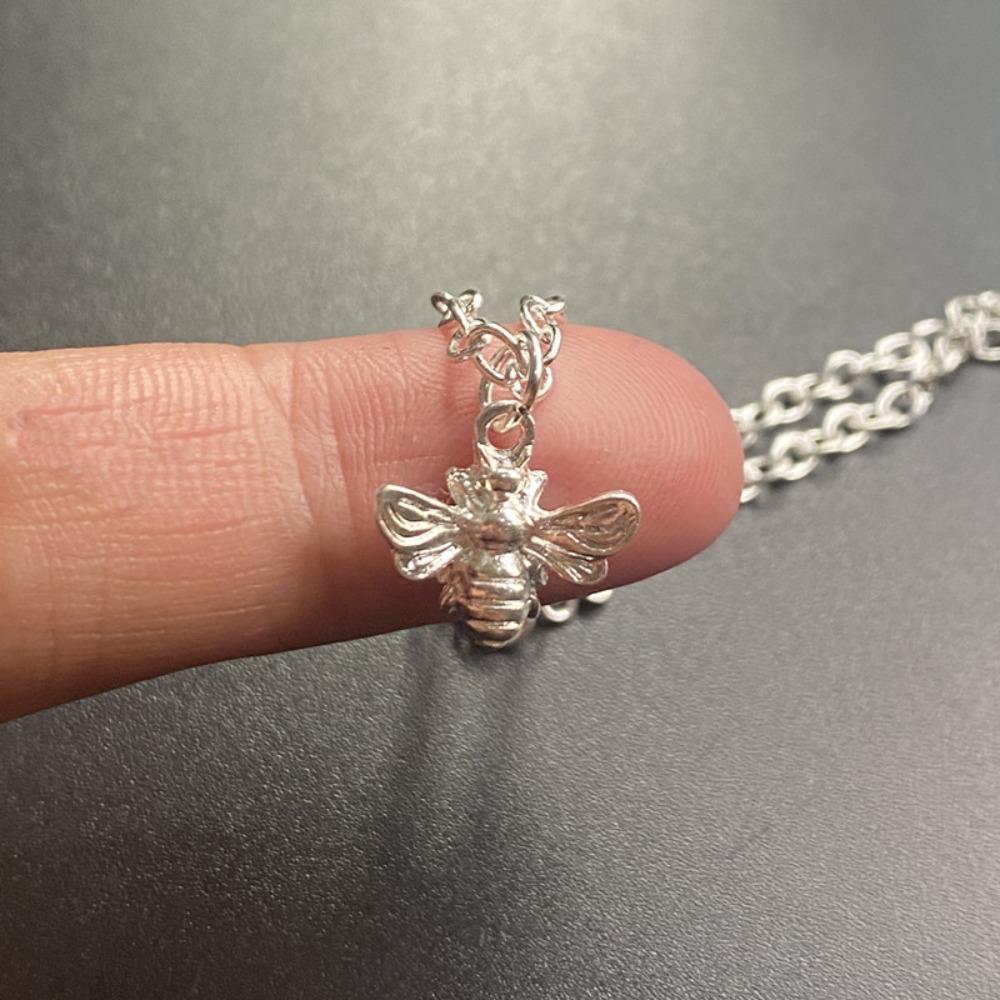 Fashion Cute Silver Color Stereo Insect Little Bee Pendant Necklace for Women Men Exquisite Personality Collar Chain Jewelry