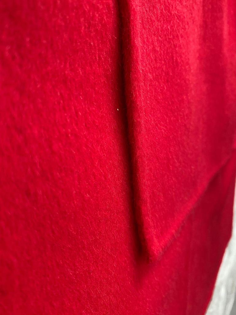 Designer Unregelmäßiger Ein-Knopf Doppelseitiger Chili-Roter Mantel