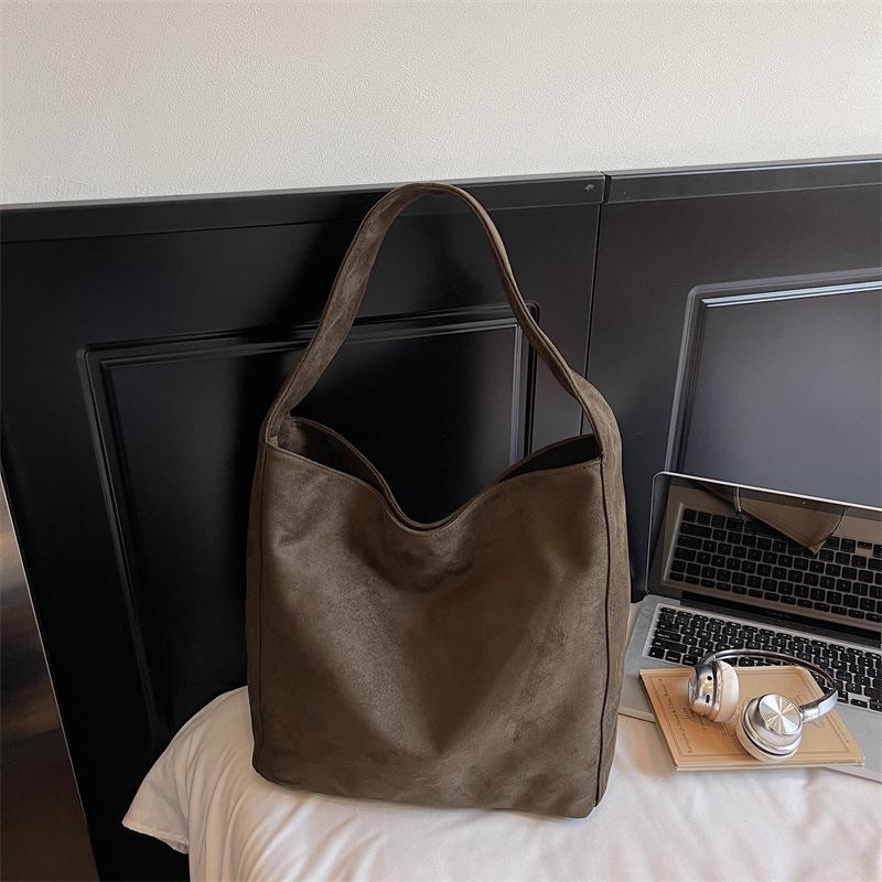 Large-capacity Commuter Bag Women's 2025 Autumn New Fashion Retro Simple Casual Personalized Underarm Tote Shoulder Bag